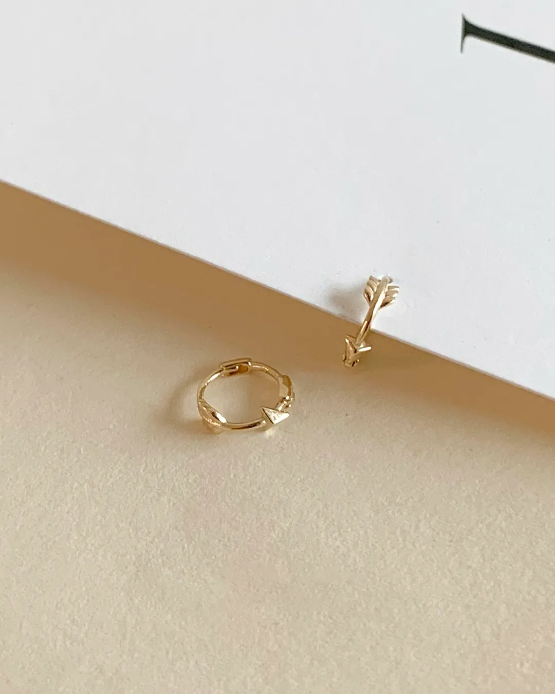 14K Real Solid Gold Minimalist Arrow Cartilage Helix Tragus Huggie Ring Hoop Earring Piercing Jewelry