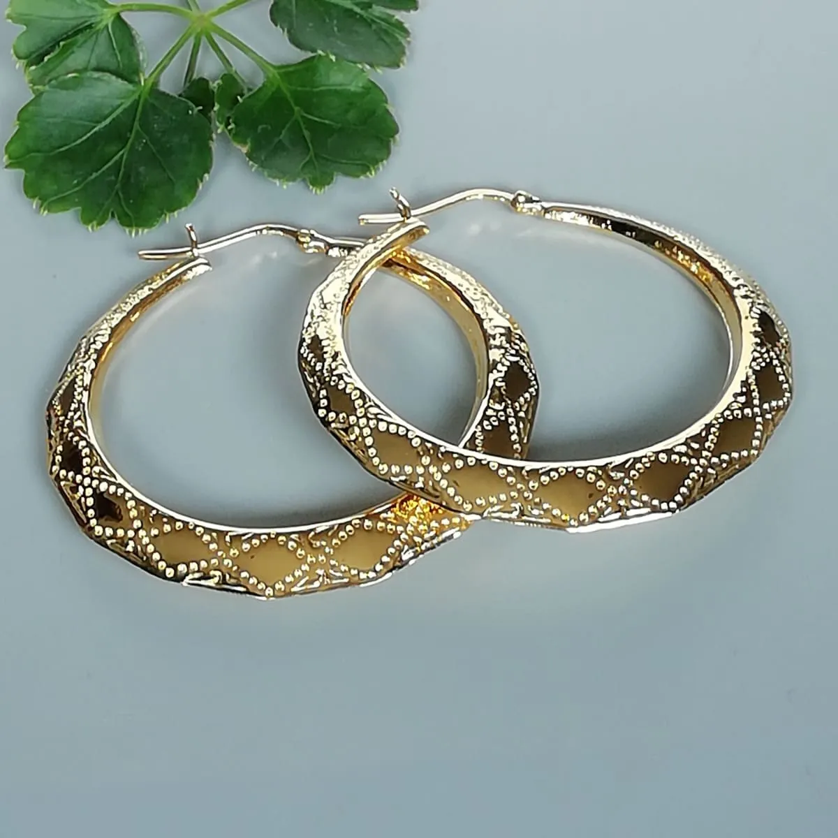 Chunky gold hoops | Statement hoops | Engraved hoops | E1000