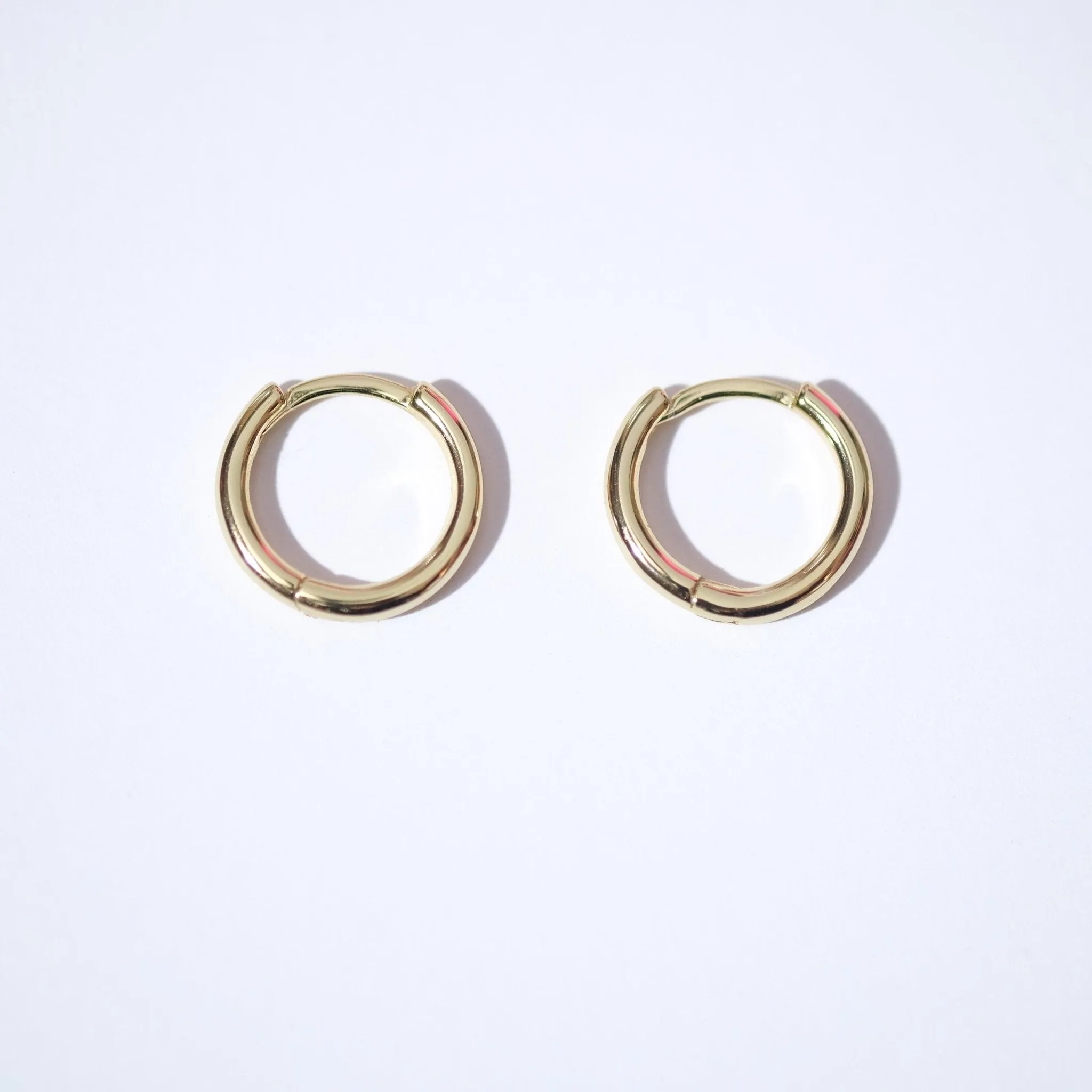 Fine Essentials - Classic huggie hoop earrings