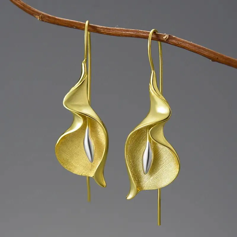 Long Hanging Calla Lily Flower Dangle Earrings: 925 Sterling Silver Charm Jewelry (LFJB0287)