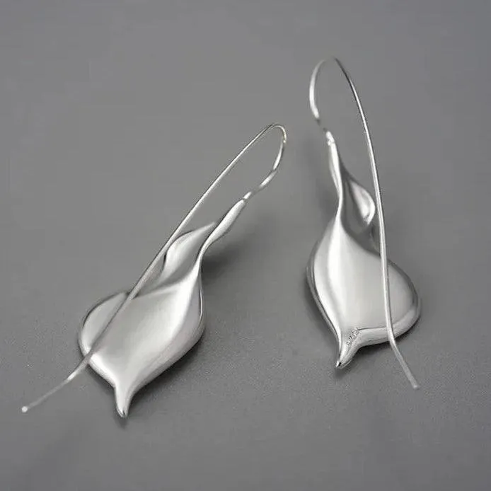 Long Hanging Calla Lily Flower Dangle Earrings: 925 Sterling Silver Charm Jewelry (LFJB0287)