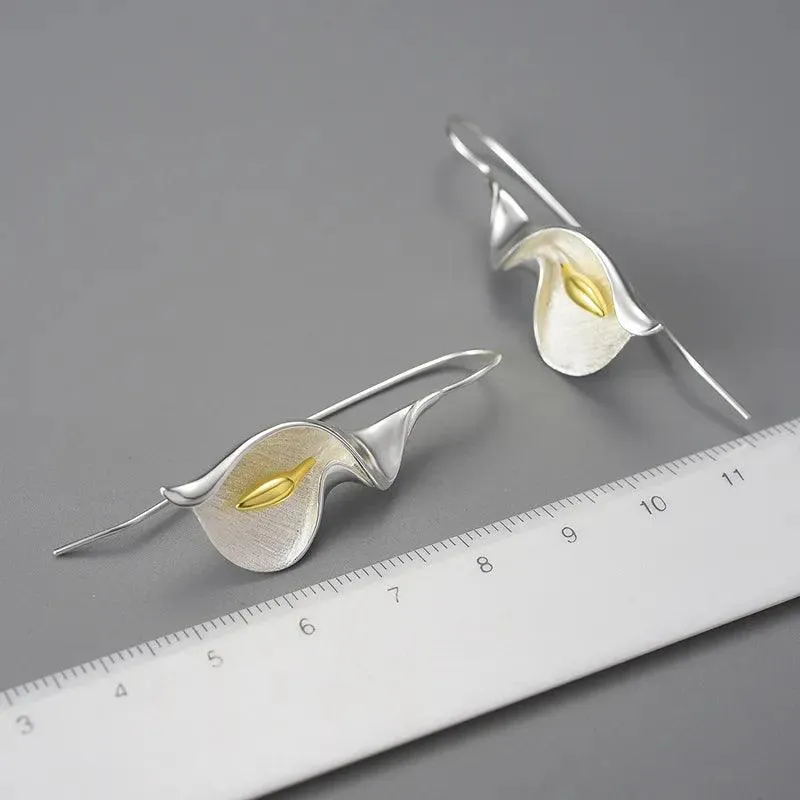 Long Hanging Calla Lily Flower Dangle Earrings: 925 Sterling Silver Charm Jewelry (LFJB0287)