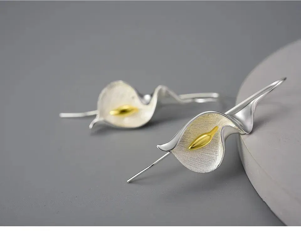 Long Hanging Calla Lily Flower Dangle Earrings: 925 Sterling Silver Charm Jewelry (LFJB0287)