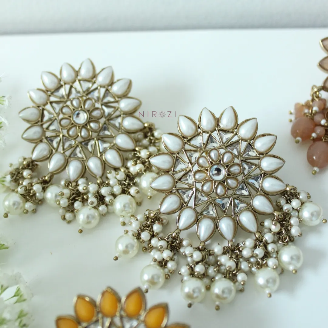 Mahi - Stud Jhumkas