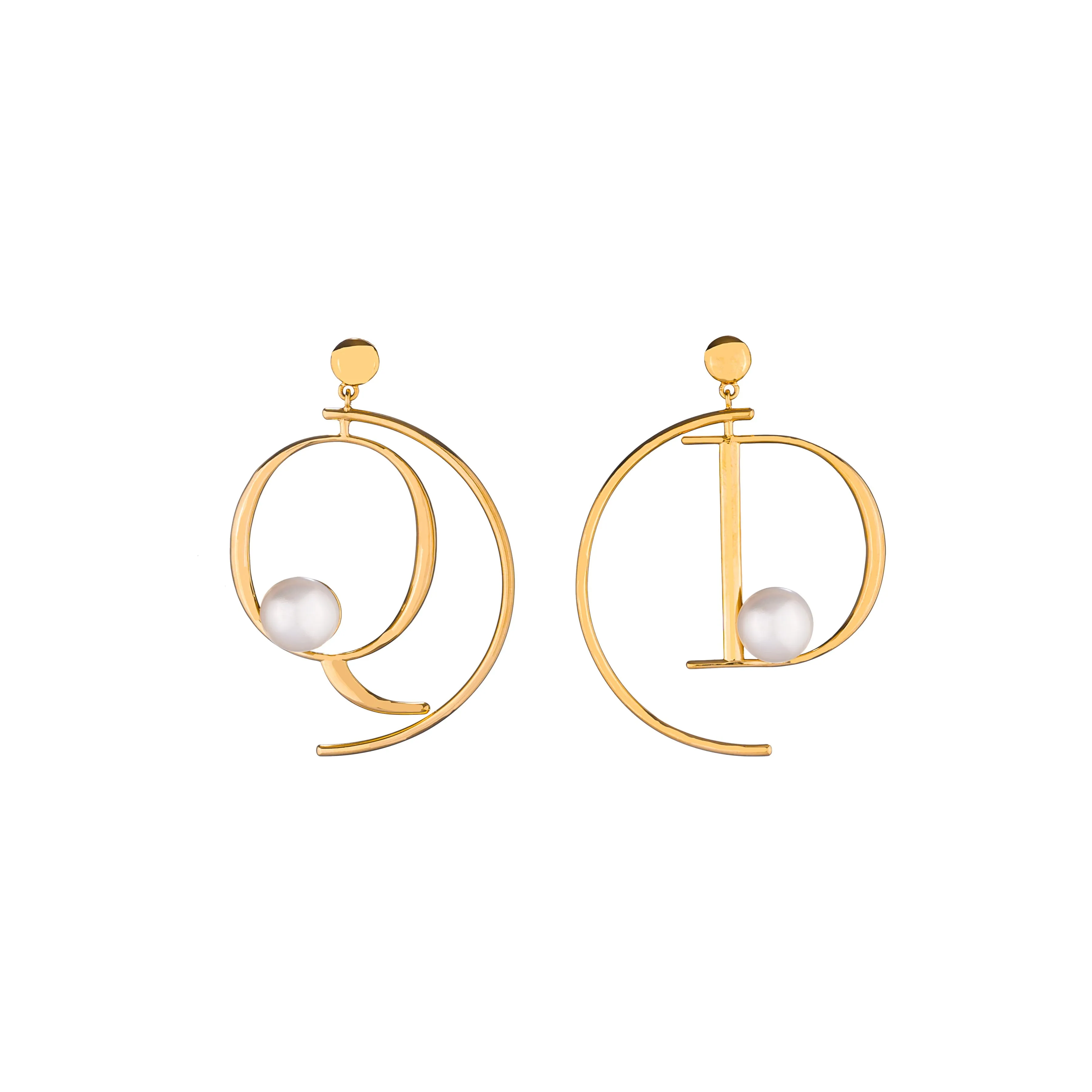 Q D Half Hoop Earrings GOLD