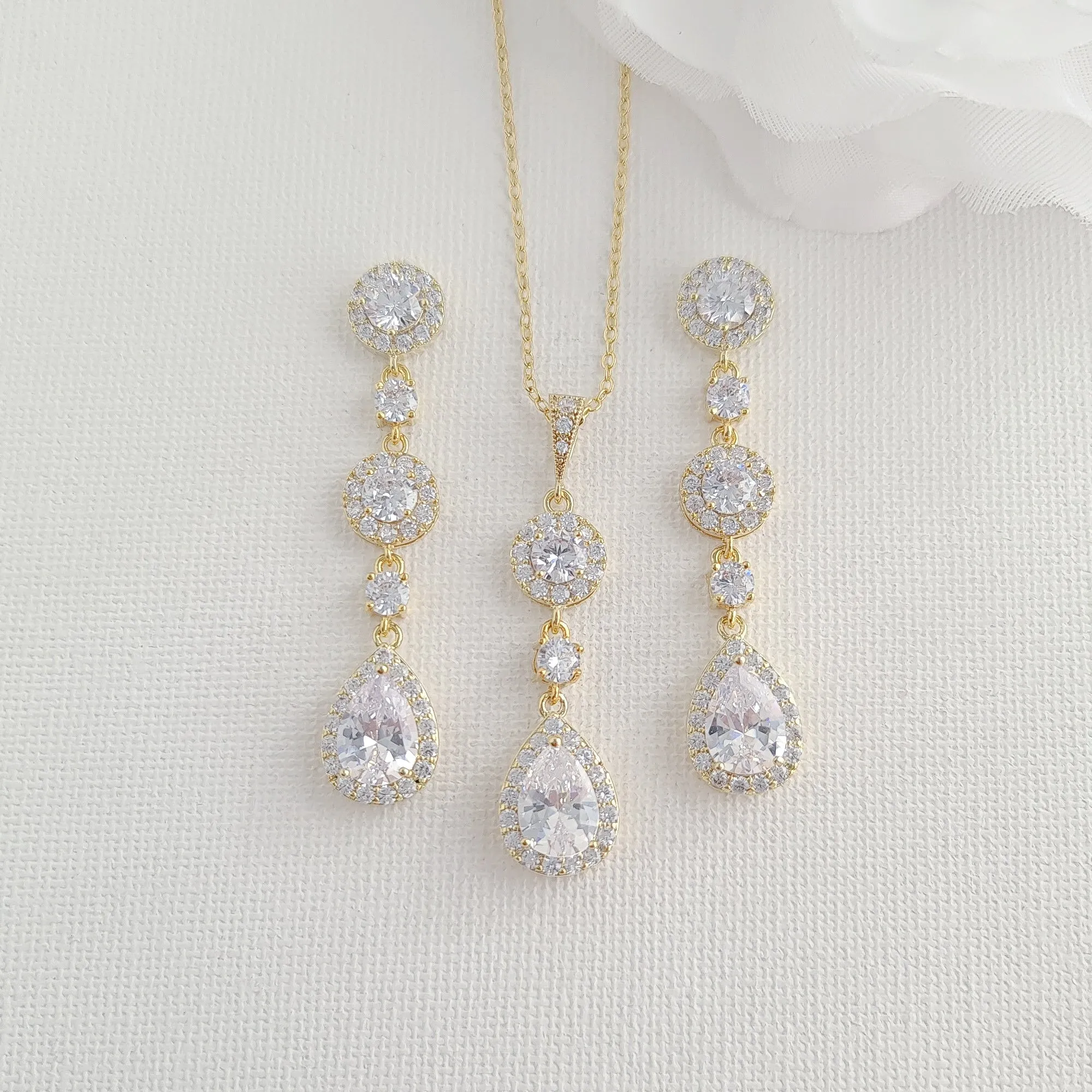 Round and Teardrop Earrings Necklace Set in Gold-Reagan