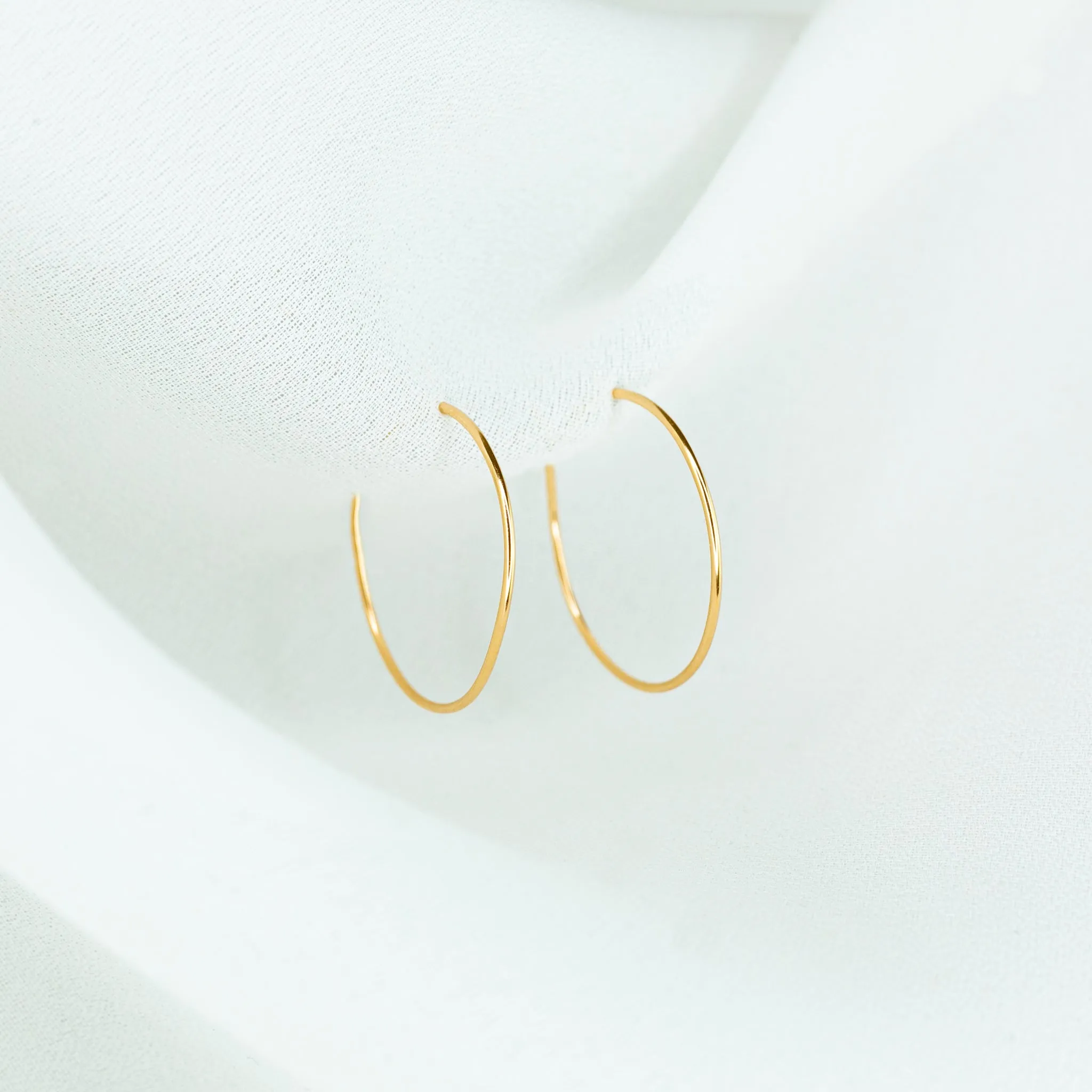 Weightless XS Hoops